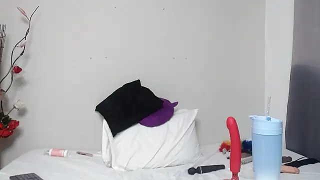 Snapshot of Nicol_Love0 chatting on January 2025 10:50:01 PM Nicol Love0 online show from January 2025 10:50:01 PM