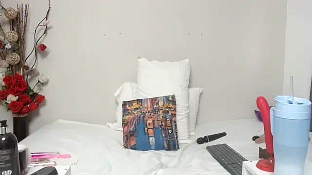 Snapshot of Nicol_Love0 chatting on February 2025 10:00:02 PM Nicol Love0 online show from February 2025 10:00:02 PM