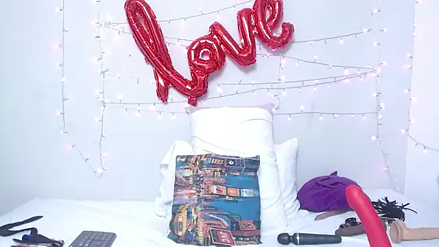 Snapshot of Nicol_Love0 chatting on February 2025 09:58:02 PM Nicol Love0 online show from February 2025 09:58:02 PM