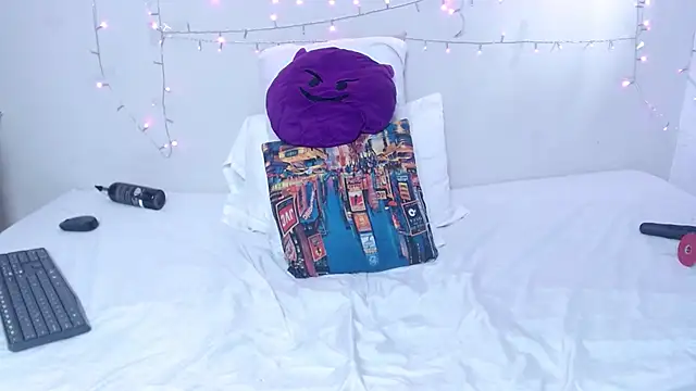 Snapshot of Nicol_Love0 chatting on March 2025 05:00:02 PM Nicol Love0 online show from March 2025 05:00:02 PM