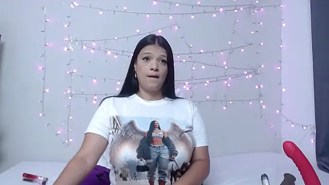 Snapshot of Nicol_Love0 chatting on March 2025 10:48:01 AM Nicol Love0 online show from March 2025 10:48:01 AM