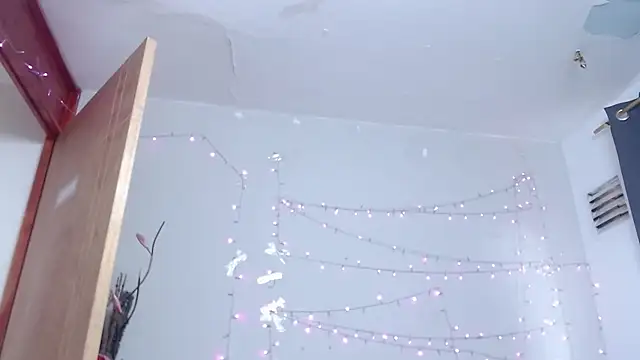 Snapshot of Nicol_Love0 chatting on March 2025 01:51:01 PM Nicol Love0 online show from March 2025 01:51:01 PM