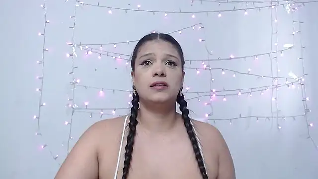 Snapshot of Nicol_Love0 chatting on March 2025 02:08:01 PM Nicol Love0 online show from March 2025 02:08:01 PM