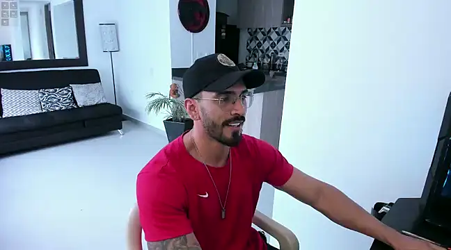 Snapshot of tony_muscle chatting on January 2025 09:57:01 PM tony muscle online show from January 2025 09:57:01 PM