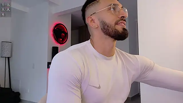 Snapshot of tony_muscle chatting on November 2025 09:25:02 PM tony muscle online show from November 2025 09:25:02 PM