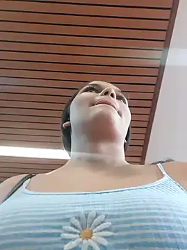 Snapshot of girl_milk1 chatting on December 2024 09:58:02 PM girl milk1 online show from December 2024 09:58:02 PM