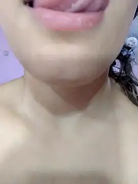 girl milk1 online show from February 2025 01:00:02 AM