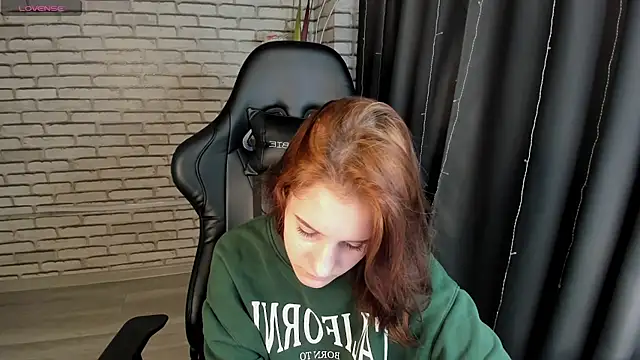 Snapshot of Tonya_Gray chatting on February 2025 08:30:02 AM Tonya Gray online show from February 2025 08:30:02 AM