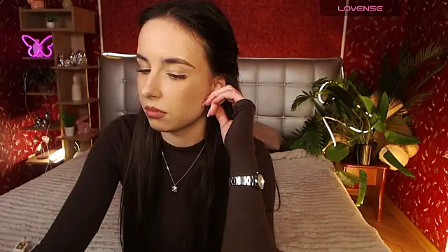 AuroraAksnesss online show from February 2025 04:21:01 PM