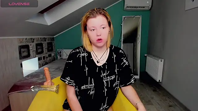 Snapshot of LillyDepp chatting on December 2024 12:56:02 PM LillyDepp online show from December 2024 12:56:02 PM