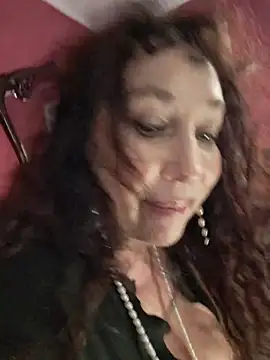 Snapshot of GypsyEsmeralda chatting on May 2026 05:54:01 PM GypsyEsmeralda online show from May 2026 05:54:01 PM