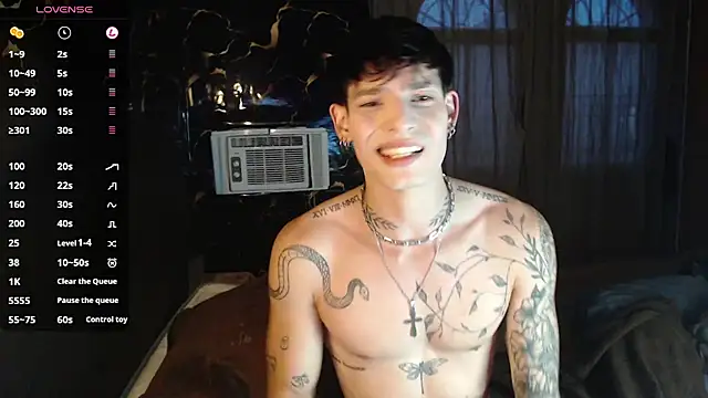 Snapshot of Apolo_Hidalgo01 chatting on December 2025 10:30:02 PM Apolo Hidalgo01 online show from December 2025 10:30:02 PM