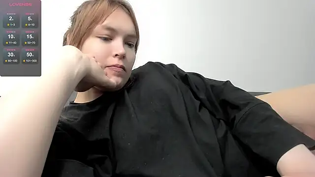 Snapshot of fem_to chatting on November 2025 11:42:02 AM fem to online show from November 2025 11:42:02 AM