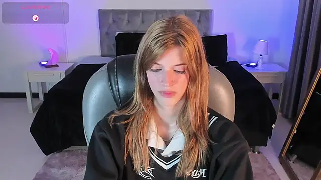 Nora Vennucci online show from March 2025 07:48:01 PM