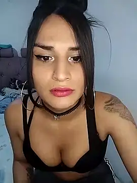 Snapshot of Pussycat_9999 chatting on December 2024 05:15:02 PM Pussycat 9999 online show from December 2024 05:15:02 PM