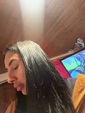 Snapshot of Anily_Lovely chatting on February 2026 11:01:02 PM Anily Lovely online show from February 2026 11:01:02 PM