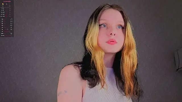 Snapshot of Hi_Kitti chatting on May 2026 06:16:02 PM Hi Kitti online show from May 2026 06:16:02 PM