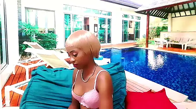 Snapshot of EbonyCreamy69 chatting on February 2025 03:39:02 AM EbonyCreamy69 online show from February 2025 03:39:02 AM