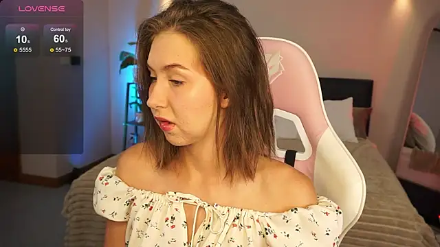 Snapshot of LinaSiren chatting on December 2024 03:18:02 AM LinaSiren online show from December 2024 03:18:02 AM