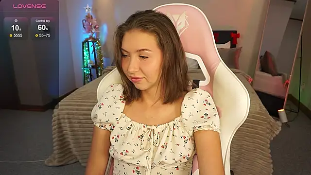 Snapshot of LinaSiren chatting on December 2024 03:25:02 AM LinaSiren online show from December 2024 03:25:02 AM