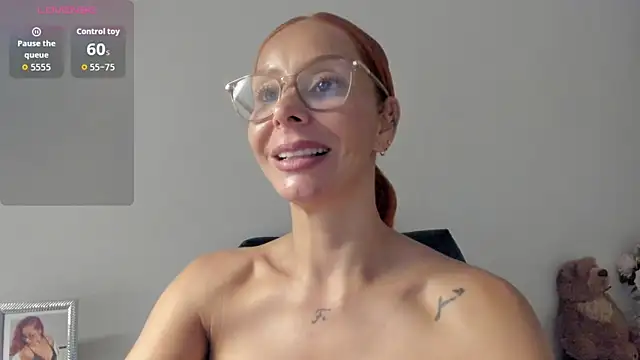 AvaCollinss online show from November 2025 07:35:02 PM