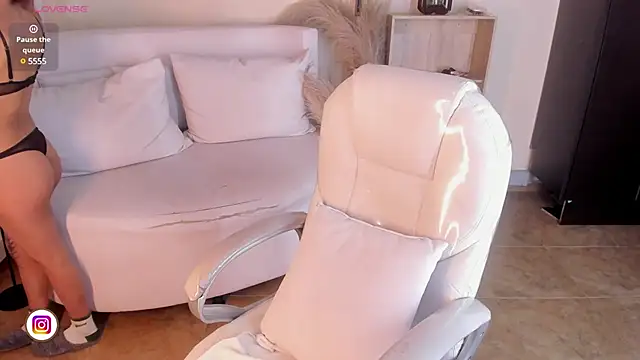 Amy Kiitty  online show from February 2025 07:52:02 PM