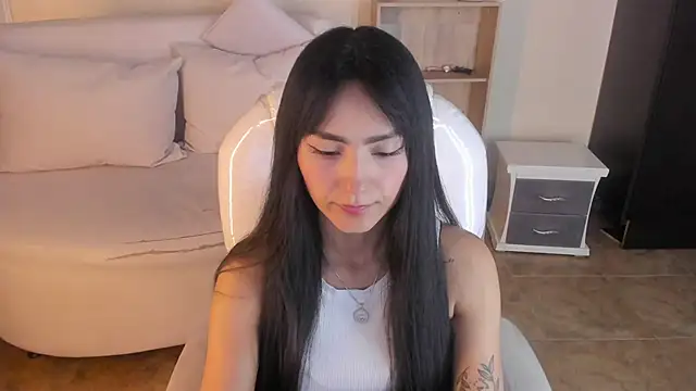 Amy Kiitty  online show from March 2025 07:48:01 PM