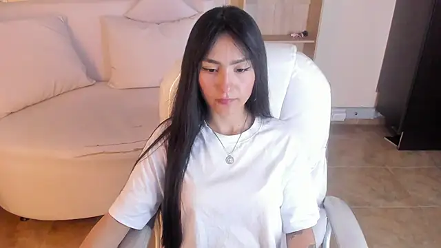 Amy Kiitty  online show from March 2025 08:45:02 PM