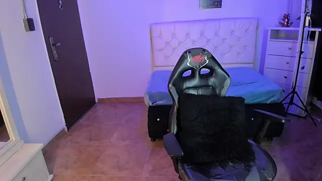 Amy Kiitty  online show from September 2025 01:22:01 PM