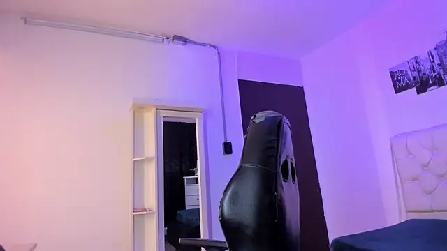 Amy Kiitty  online show from October 2025 12:50:02 PM