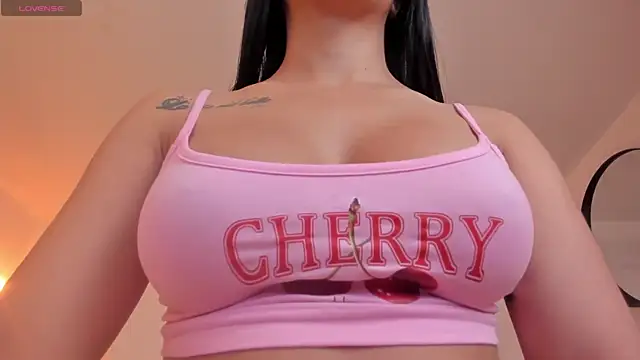 KatieNolan 1 online show from October 2025 12:28:01 PM