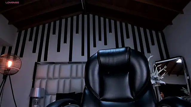 KatieNolan 1 online show from October 2025 04:46:01 AM