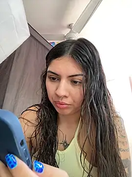 Argentiiniita online show from November 2025 08:22:02 PM