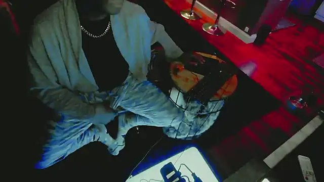 Snapshot of Pressure69mee chatting on February 2025 03:30:02 AM Pressure69mee online show from February 2025 03:30:02 AM