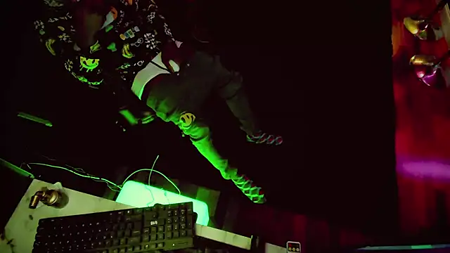 Snapshot of Pressure69mee chatting on February 2025 04:37:01 AM Pressure69mee online show from February 2025 04:37:01 AM