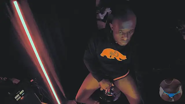 Snapshot of Pressure69mee chatting on February 2025 11:04:02 PM Pressure69mee online show from February 2025 11:04:02 PM