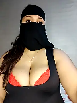 Snapshot of Nurhane_Star chatting on February 2025 10:51:02 PM Nurhane Star online show from February 2025 10:51:02 PM