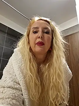 MariaRichi  online show from February 2025 07:10:01 PM