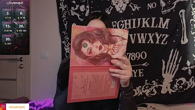 Emmybrightj  online show from October 2025 02:00:01 AM