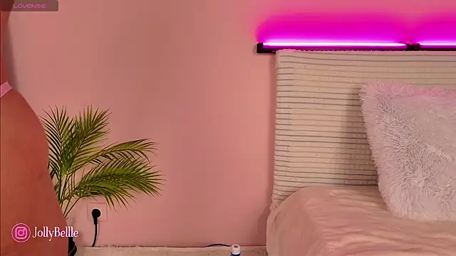 Snapshot of jolly_bellle chatting on December 2024 01:58:01 AM jolly bellle online show from December 2024 01:58:01 AM