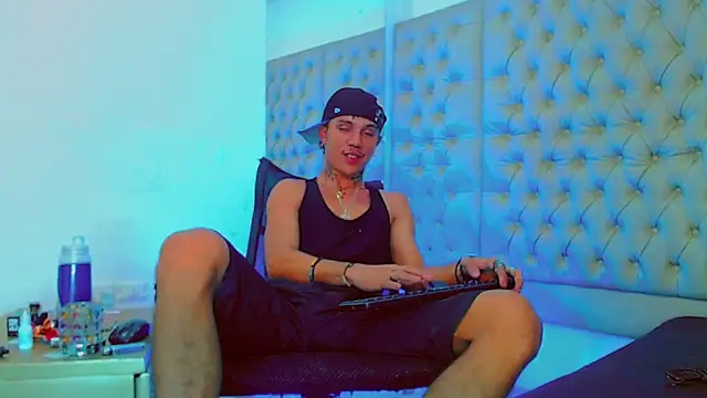 HannibalLester online show from February 2025 12:00:01 PM