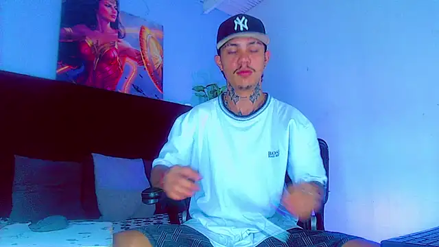 HannibalLester online show from November 2025 04:47:01 AM