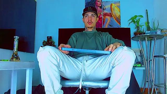 HannibalLester online show from December 2025 04:19:01 AM