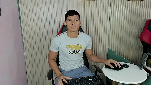 Snapshot of yei-sant chatting on November 2025 02:55:01 AM yei-sant online show from November 2025 02:55:01 AM