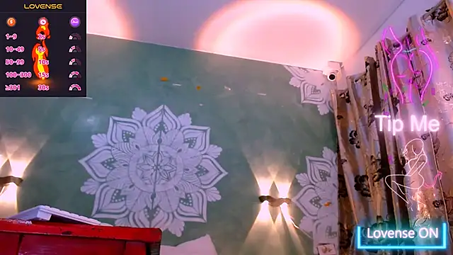 Emili Roux online show from March 2025 08:42:02 PM