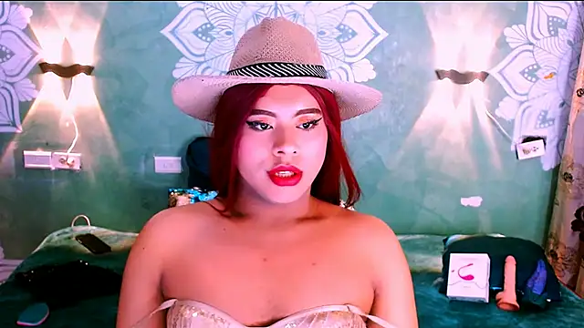 Emili Roux online show from March 2025 09:45:01 PM