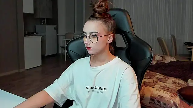 SilverDream online show from March 2025 08:43:01 PM