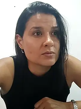 elena jonees online show from October 2025 08:18:01 PM