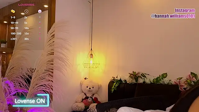 Hannah williams1 online show from November 2025 02:28:01 PM