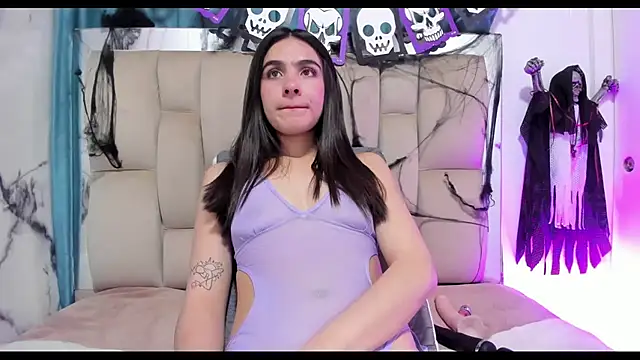 dafne queenn online show from October 2025 12:52:02 PM